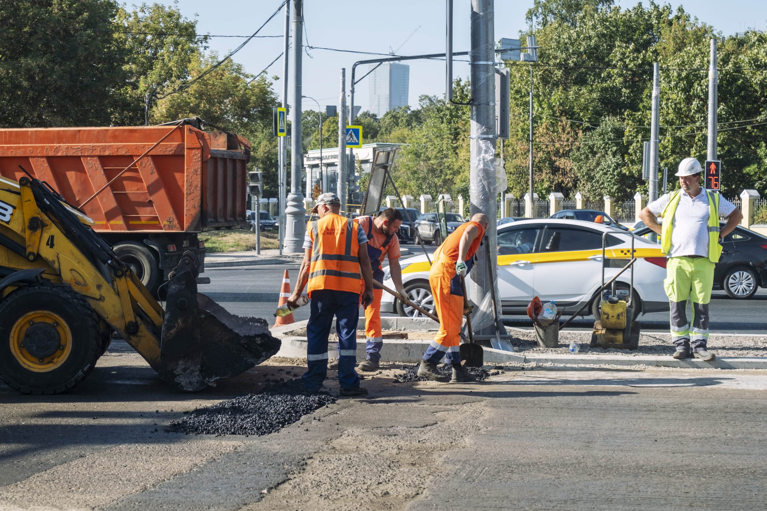 Gérer les pics d’activité des travaux en période estivale